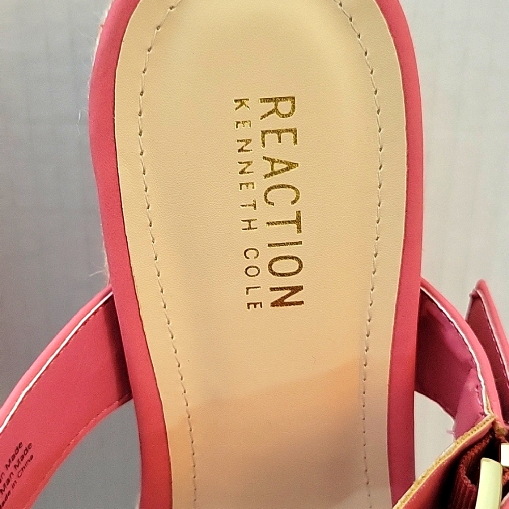 Kenneth Cole Reaction Peggie Wedge Buckle Womens Wedges Slip On. Size 11. Coral - Picture 4 of 8